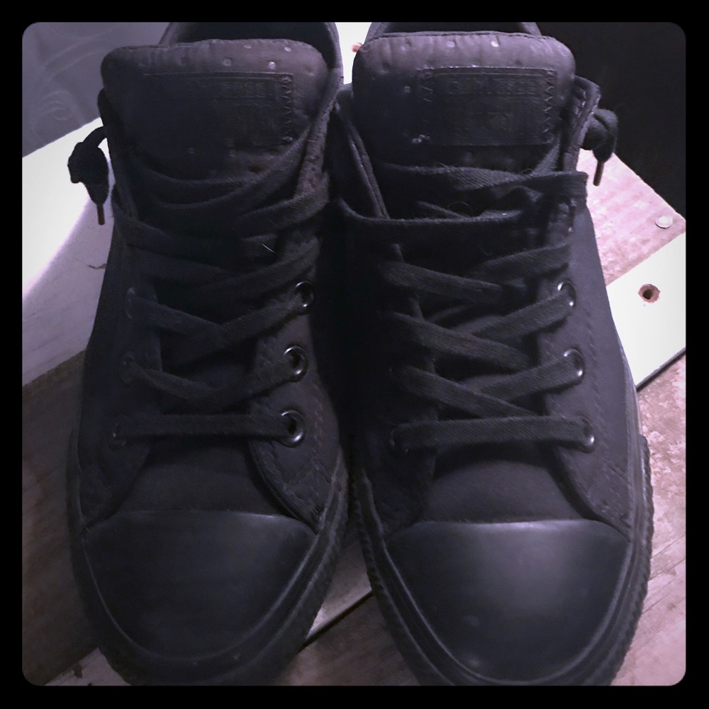 Black converse